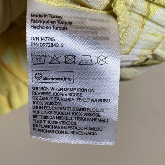 NWT H&M LARGE sunflower Yellow Crop - Picture 5 of 6